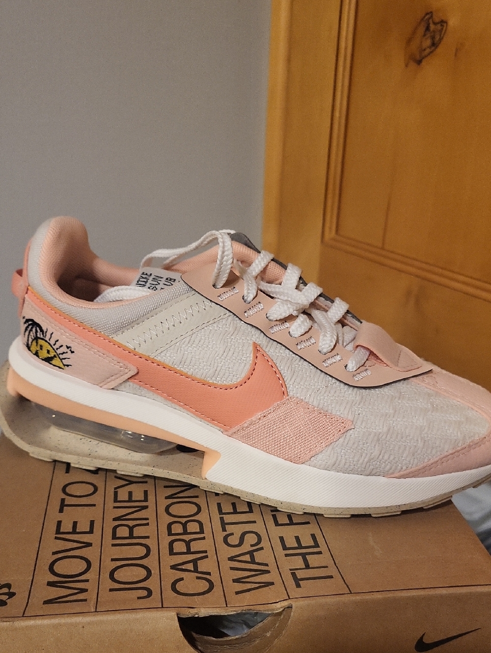 Nike Air Max Pre-day SE Lt Orewood Brn Women's 5 Medium